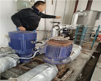 四川中央空調維?，F場